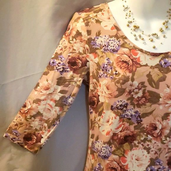 🎉3/$40🎉Opposite Long top - Picture 3 of 4